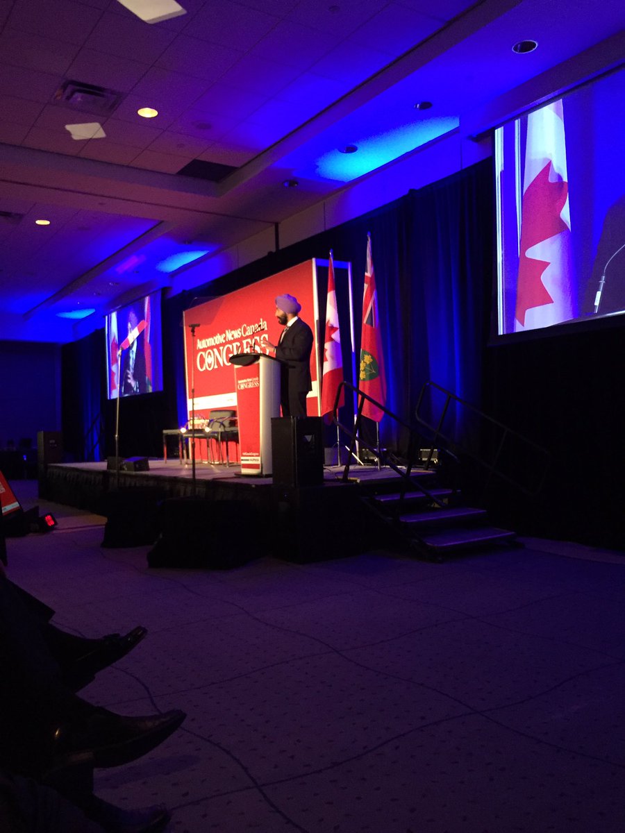 MoveYourRide's tweet image. #ANCanadaCongress Glad to be here at the inaugural Automotive News Canada Congress.       #LivingstonVehicleTransportationServices #AutoBiz