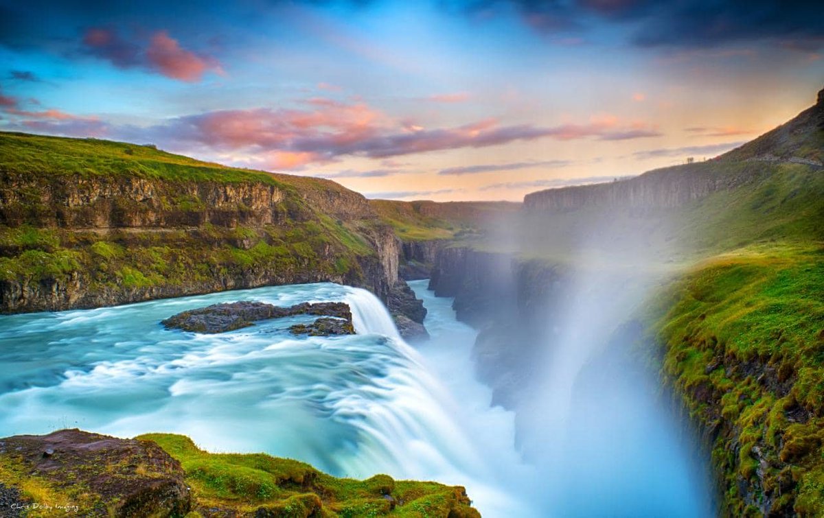 megatraveltips's tweet photo. The world's 10 most beautiful waterfalls (and how to see them) https://t.co/Im6CqEhjAu #follow #travel #traveltips #megatraveltips #wander https://t.co/KrI4SXiQVj