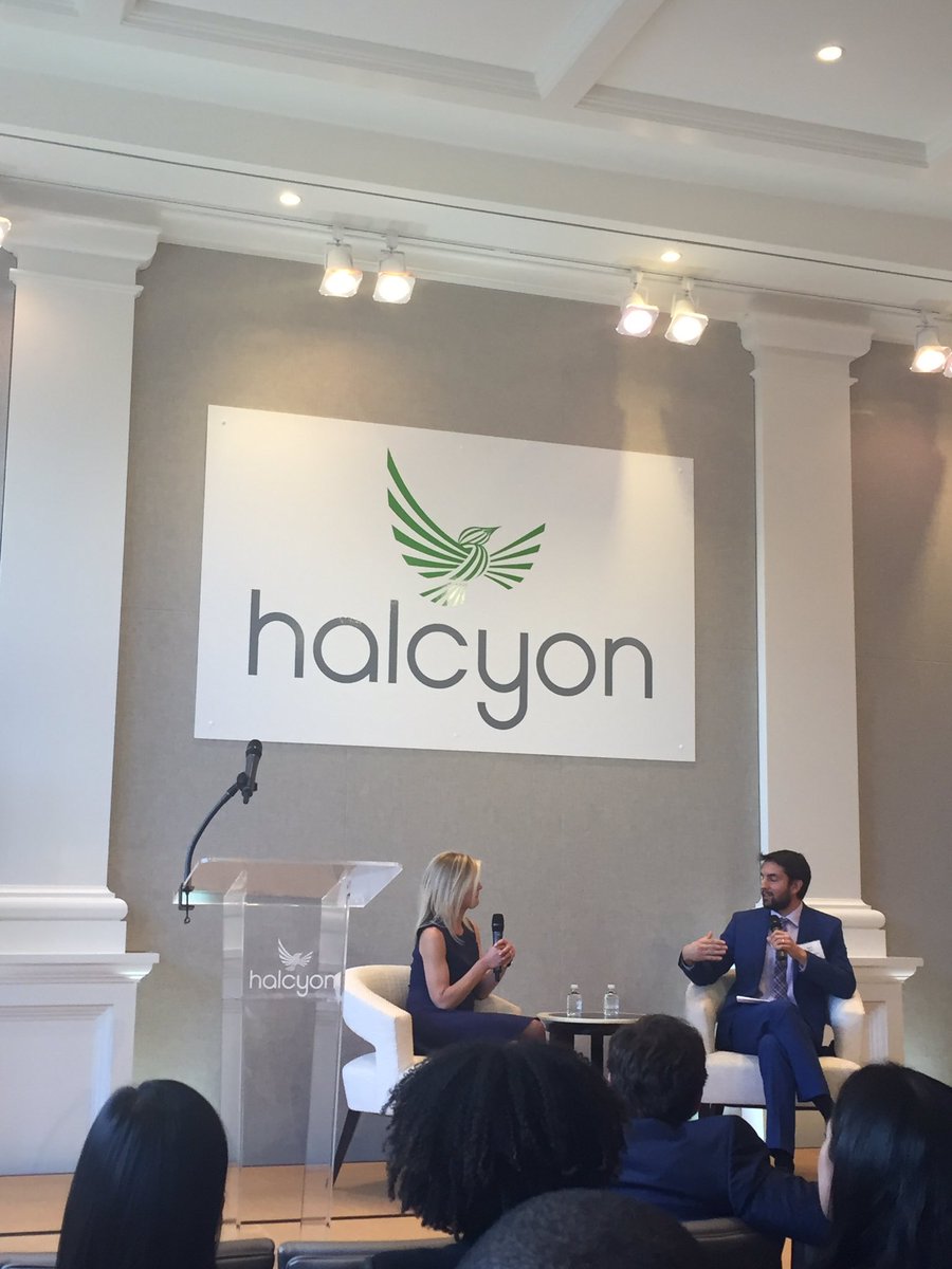 katekiewel's tweet photo. Some honest candor about entrepreneurship by @BeautyCEO #HalcyonKickoff https://t.co/XoThIwV6P3
