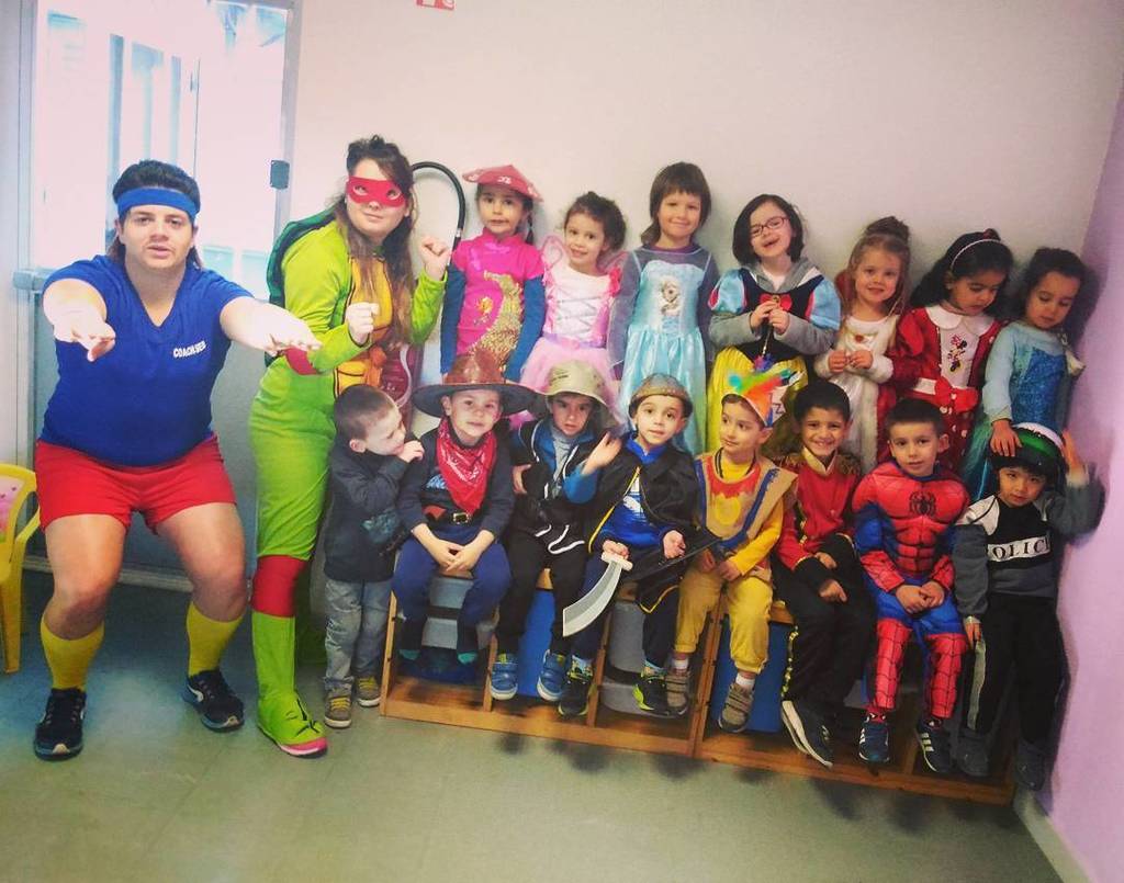 GUCVacances's tweet photo. Carnaval au #Miniguc ! Notez la magnifique tenue de Sébastien !!!!! #gucvacances #teamgucv… https://t.co/tPcSiHM3Hj https://t.co/G7wibeilfc