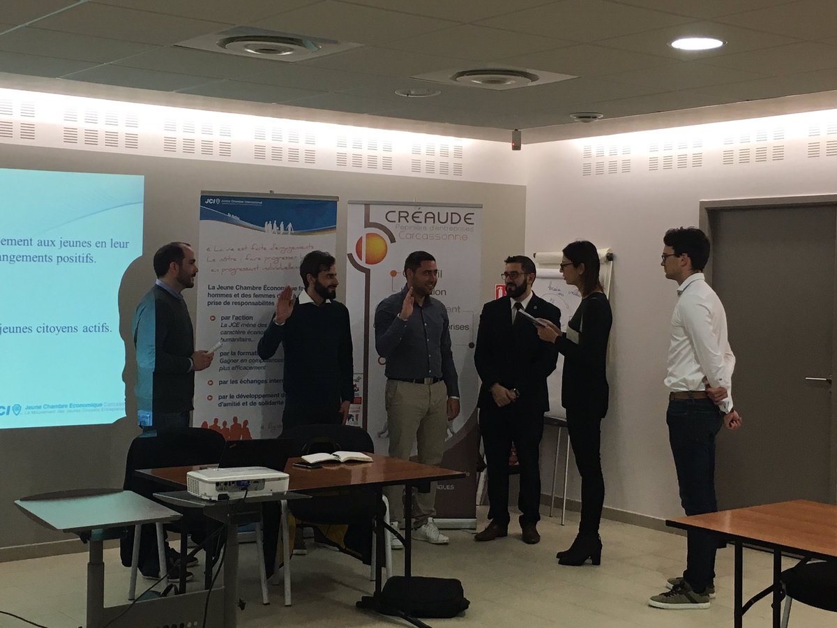 Jean-Philippe et <a href="/Pierre_Micheau/">Pierre Micheau</a> prêtent à leur tour #serment pour rejoindre les rangs #jci de #carcassonne
#audacejcef #cvcitoyen #