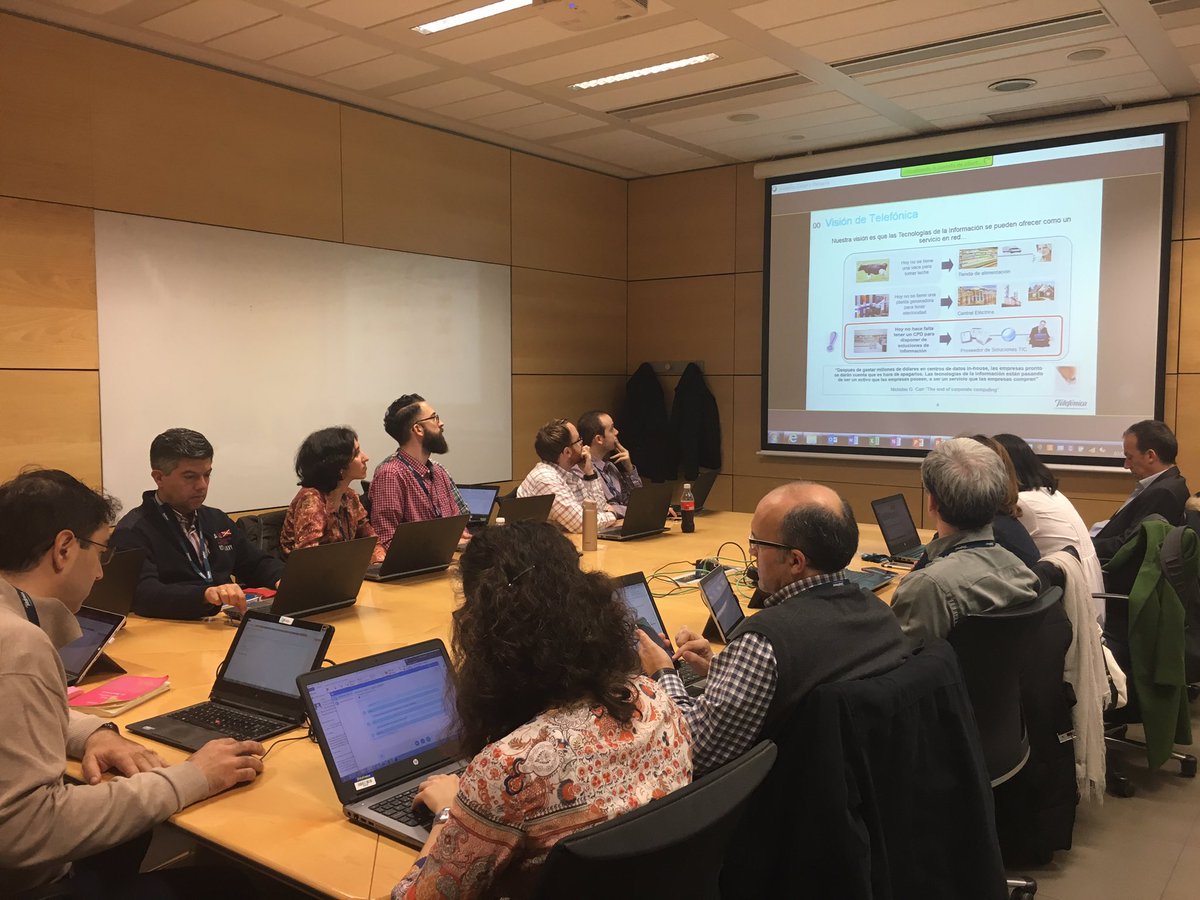 MMMateoDiaz's tweet photo. Hoy toca sesión Cloud porque queremos saber y que vender más . #InDigitalRevolution #IngenieríadeClientes #BancayRetail gracias #GetCloud https://t.co/nZAJ8e76qQ