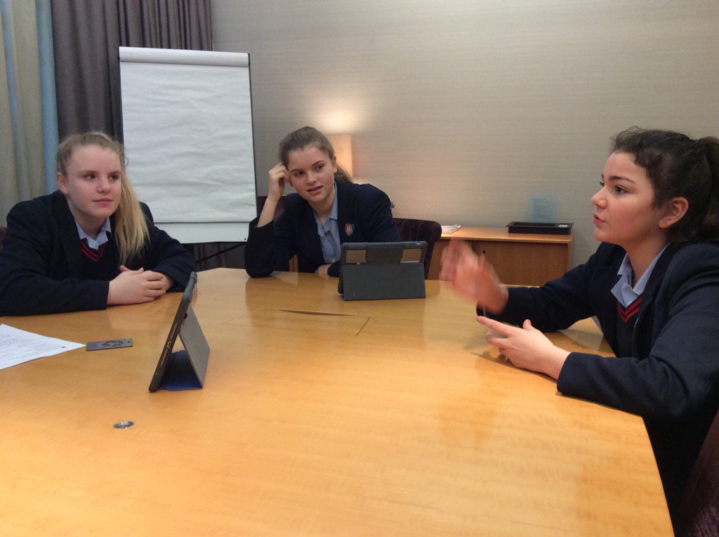 THSch_Computing's tweet photo. A great business idea to help youngsters brush their teeth, with help from Barclays Eagle Labs mentors. #thcomputing https://t.co/6Y84ZIp6f3