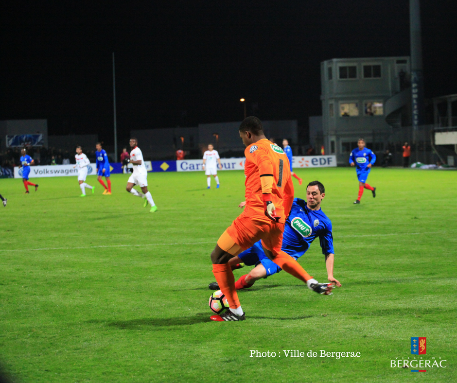 VilledeBergerac's tweet photo. Un immense bravo au @BPFC24 pour le parcours en @coupedefrance #Bergerac est fier de vous. #BPFCLOSC #coupedefrance https://t.co/pAmr1FX9ES