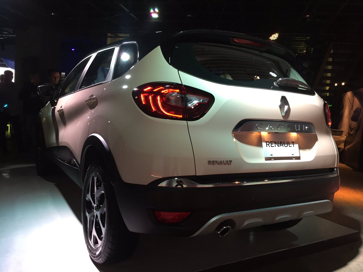 AutosyMas's tweet image. Lo prometido es deuda.  #RenaultCapture llega a México desde 299,900 a 354,900 pesos. Motor 2.0L de 133hp y 192 libras-pie. #OtraFormaDeSer