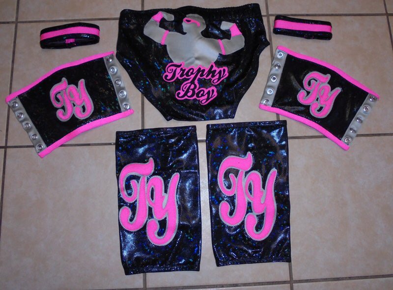 Tyler_Klein's tweet photo. New tights done. And yes I am that much into me that my under gear has my name on it. I love being me #gearproblems #bgeast #wrestle4hire https://t.co/0StjnZP00D