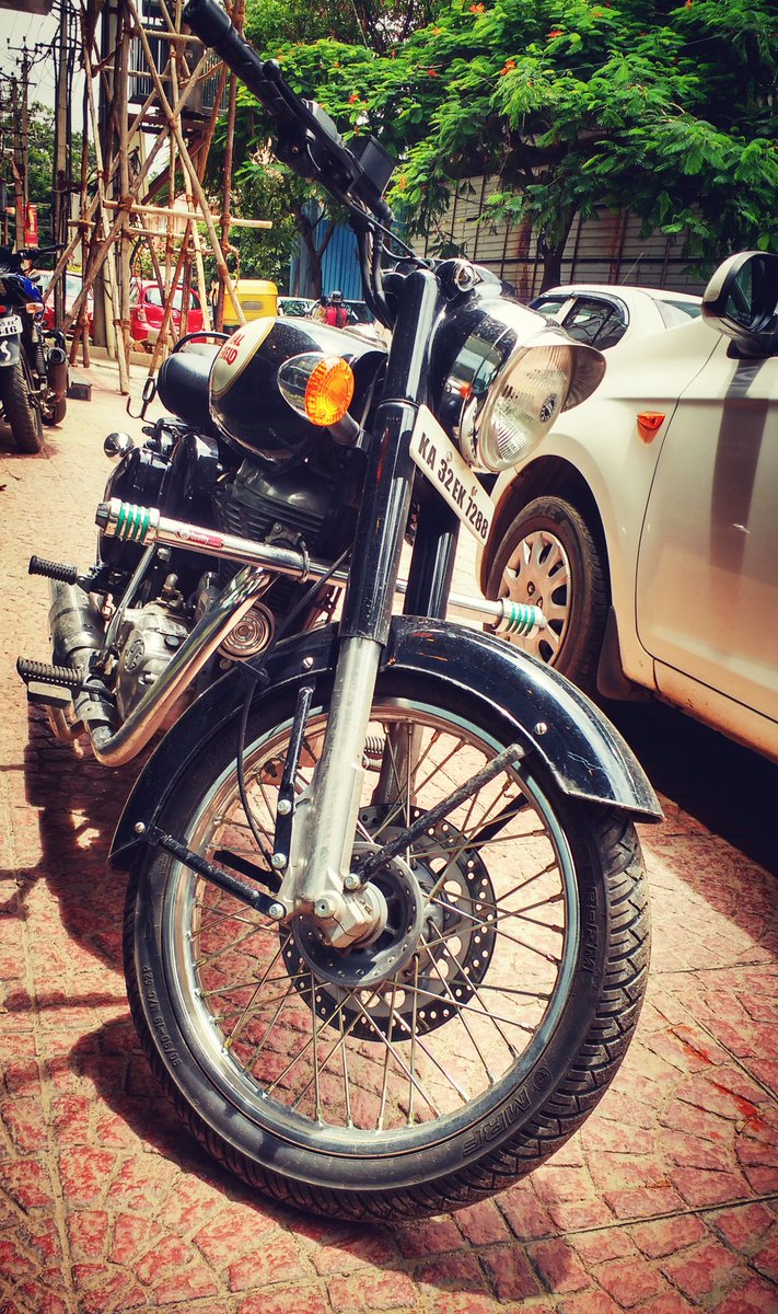 Pramod_Kanni's tweet photo. My first love...! #RoyalEnfield #BulletClassic https://t.co/LVKlMYnrFg