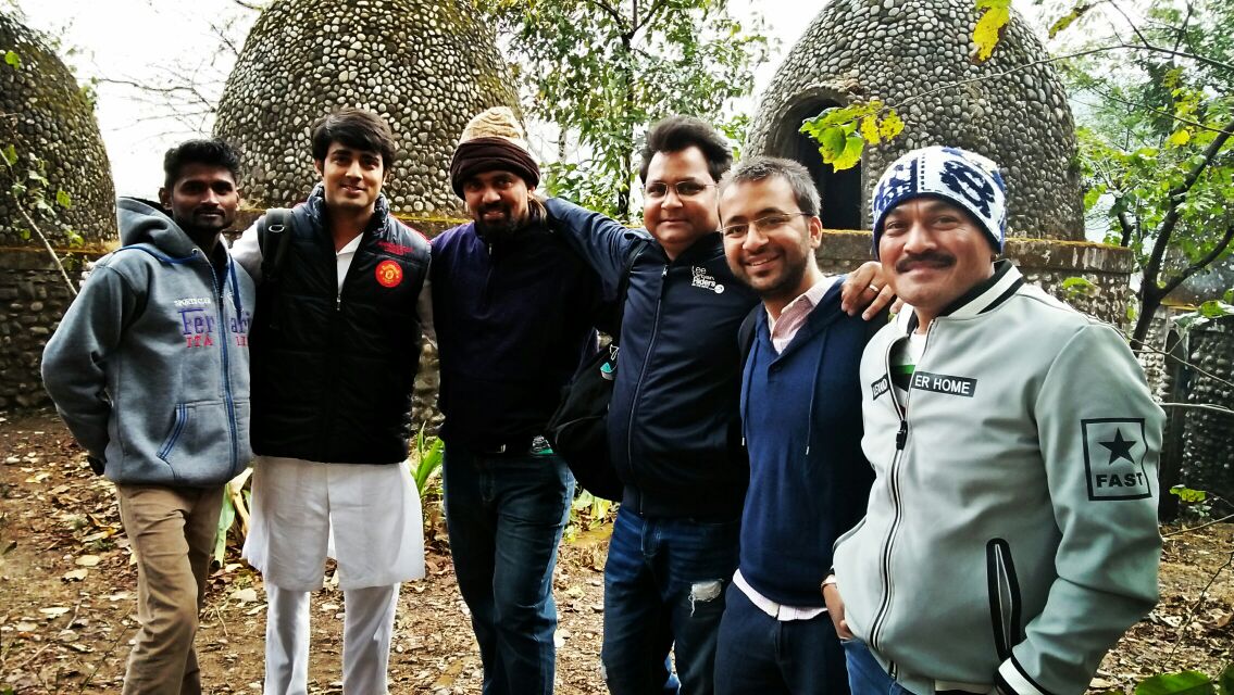 rahulrrmodi's tweet photo. #hrishikeshshootdiaries team #PiyaaAlbela 
@ZeeTV @rajshri @Akshay_S_Mhatre @sheendass53 https://t.co/VUPYRGcQh2