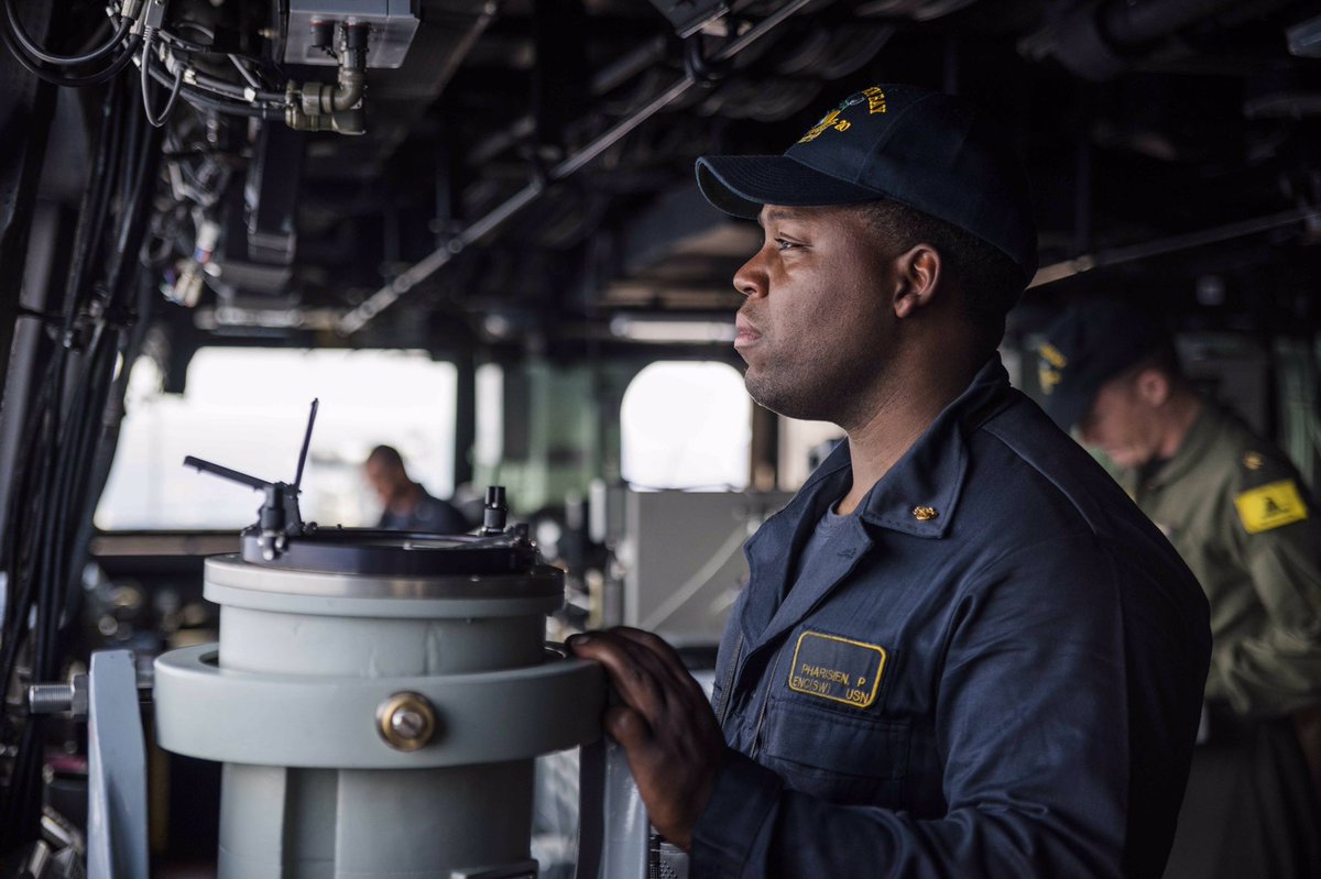 EXSTRKGRU7's tweet photo. #USSGreenBay is steady as she goes in the South China Sea. #ForwardReady https://t.co/w4V83J134U