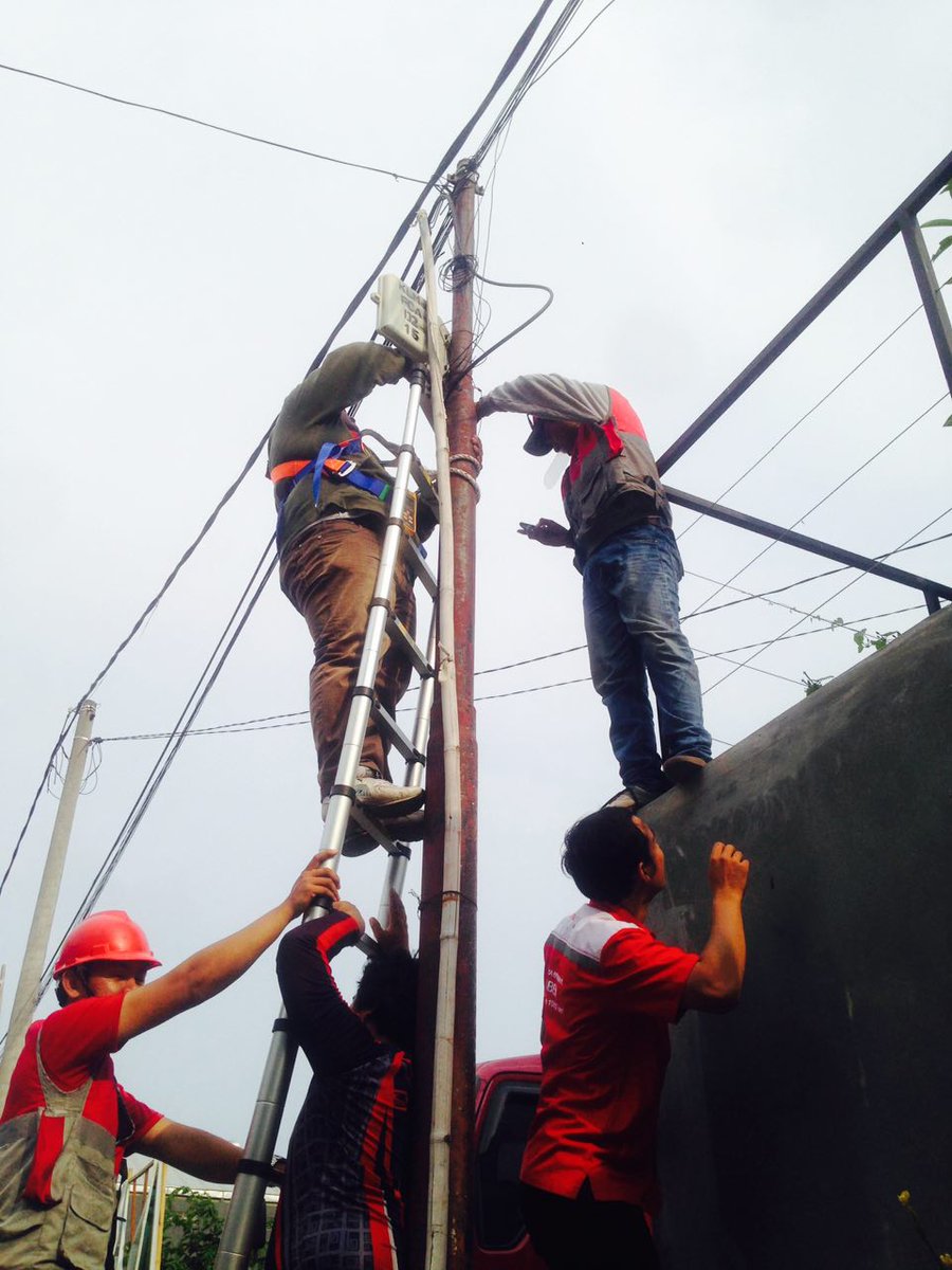 MadeKartikaYasa's tweet photo. #SemangatKerjaTR5 #Baliselatan #denpasar @_funtastic5_ @parwi66 
Nik:89153459
Semangat membantu rekan yg masih training pelabelan ODP https://t.co/tHln5kfXUq