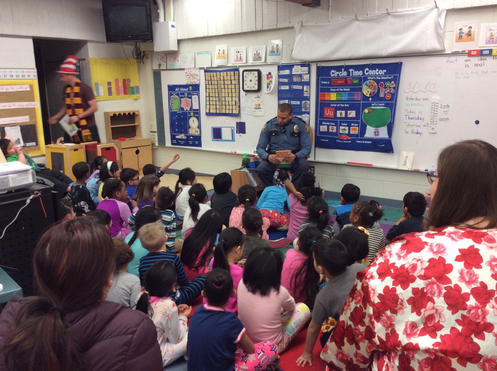 VentoElementary's tweet image. Read Across America!  Another great day at Bruce F. Vento Elementary!  Thank you for reading to our kids SPPD/SPFD