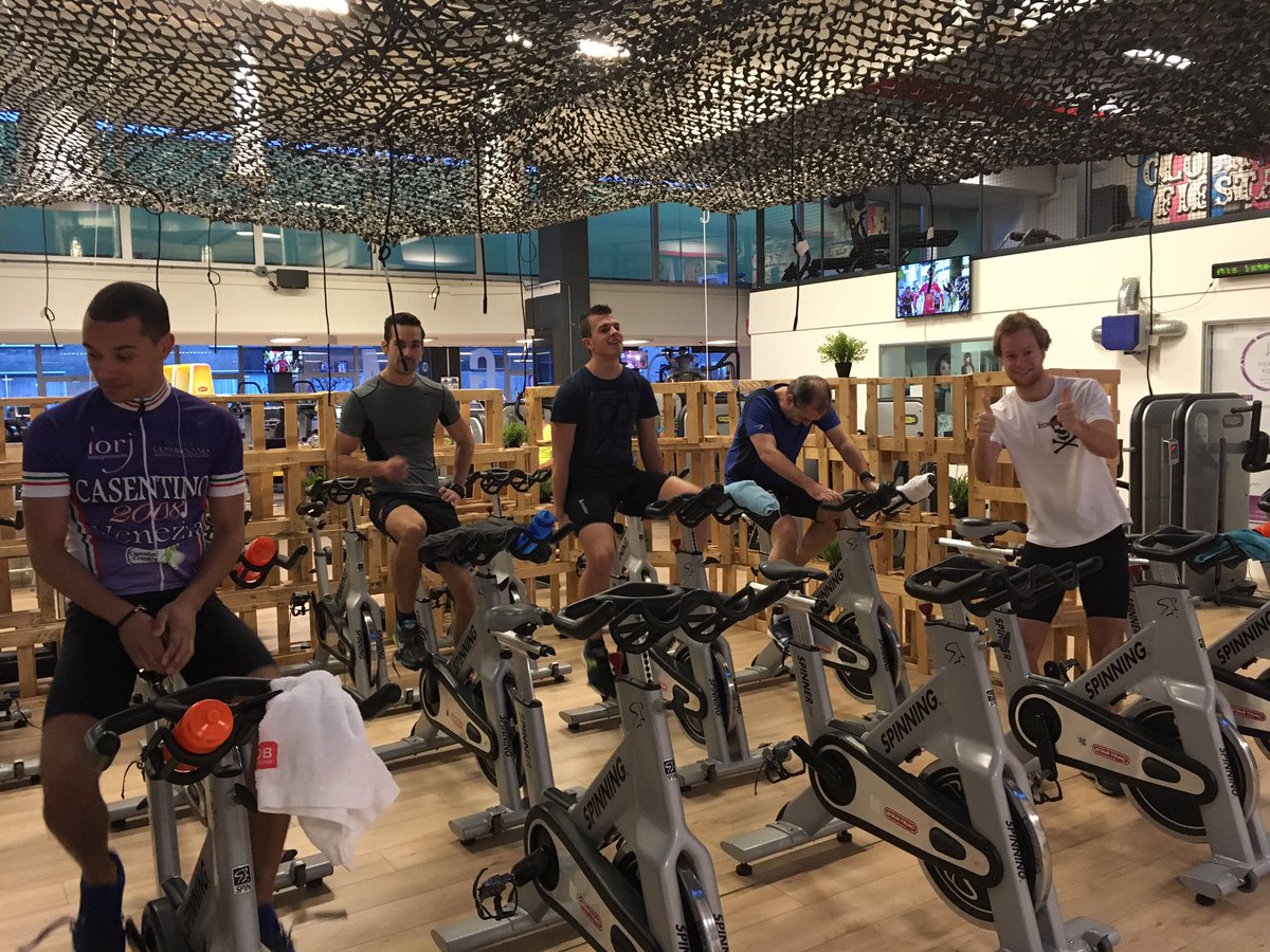Jolanda740408's tweet photo. Daar gaan we weer! Lekker trainen met elkaar #teamJAN voor #H4ALS! https://t.co/R5DJGMqKaT