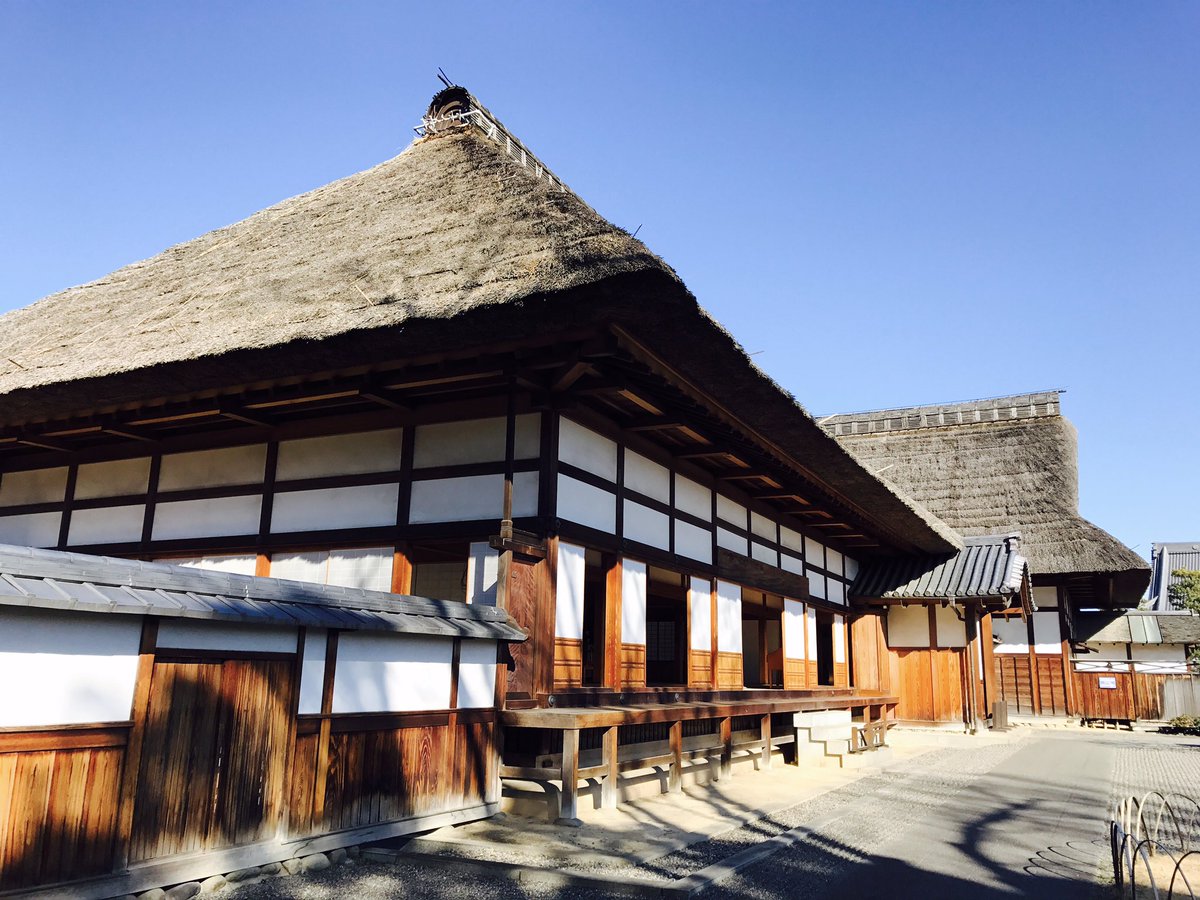 足利市に到着し、物販会場となる太平記館や内番等身大パネル展示される