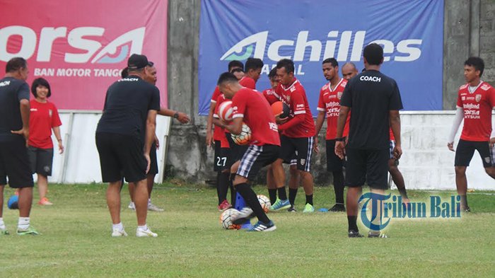 Hans Peter Schaller Terapkan Latihan yang Enjoy, Fun dan Disiplin untuk Capai Tujuan
semetondewata.com/index.php/baca…

#Sepakbola #Bali