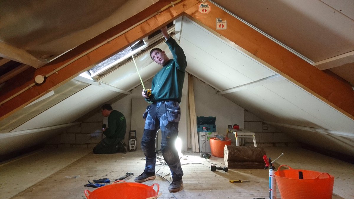 Weer een zolder geïsoleerd.
Met de complimenten van de bewoner.