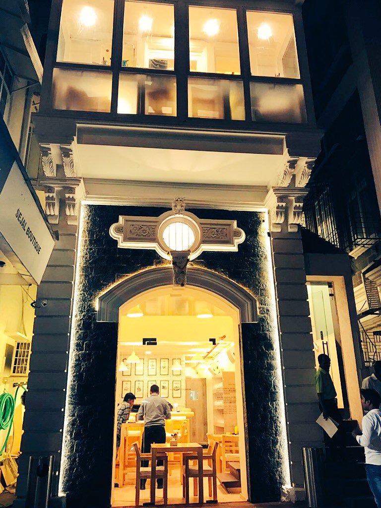 bpbmumbai's tweet photo. Here's a mug shot of the new #Doolally in #Colaba. More beer for everyone~ 🍻 #NewOpening @godoolally https://t.co/7eRbf8AqUb