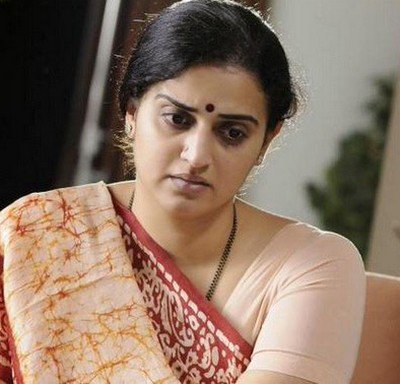 Pavitra Lokesh Family Aunty Biography Facts