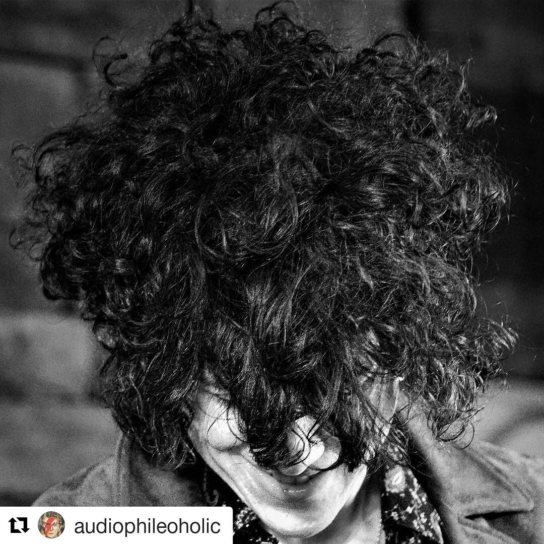@iamlp I DID NOT THINK I COULD LOVE SO MUCH A HEAD WITH CURLY HAIR!!!😍💞😍💞😍💞😍😘😘😘 #lp #inlovewithyou #loveyourcurlyhair #alwayssupportyou