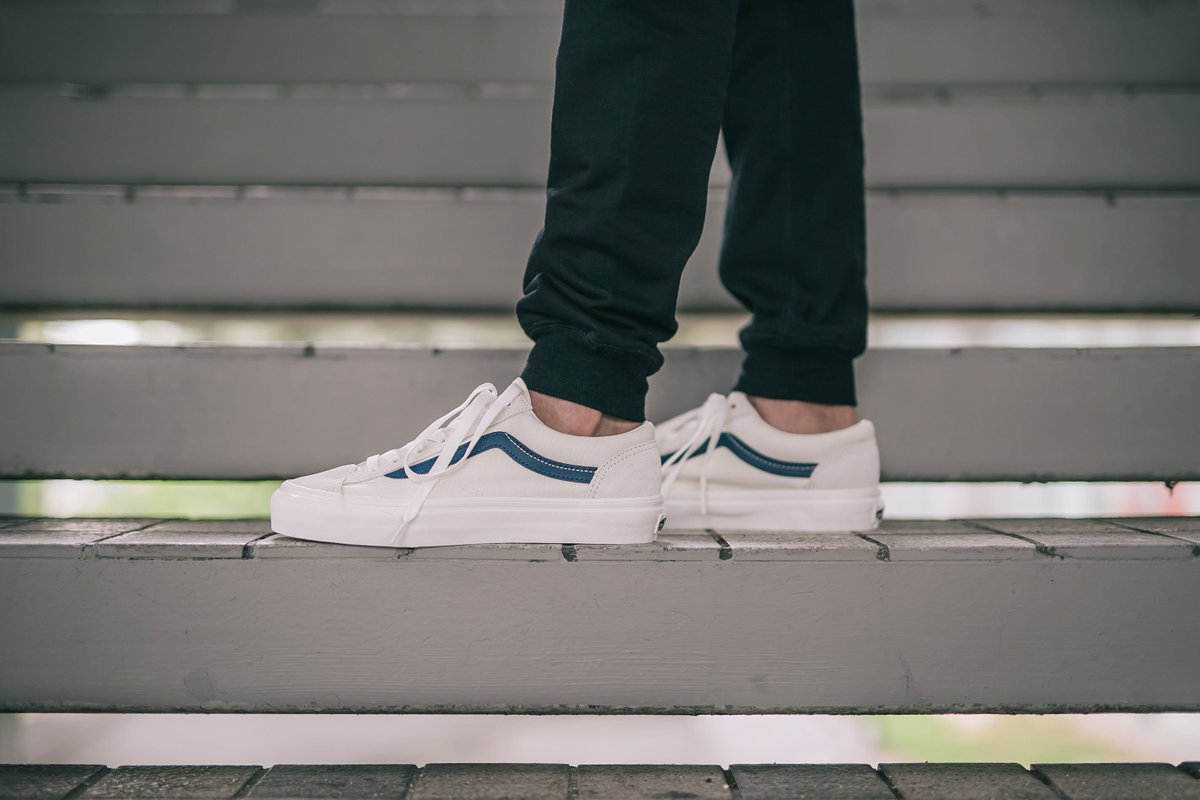 blue vans white stripe