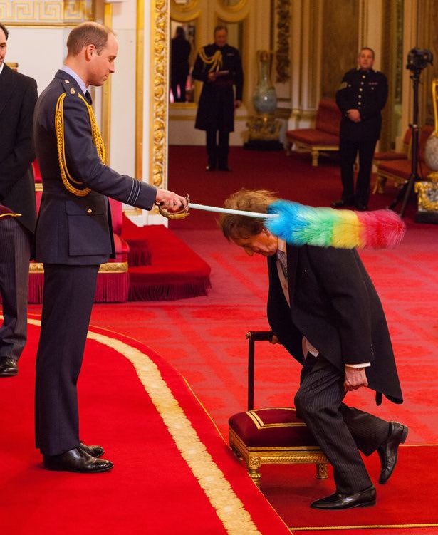haveigotnews's tweet image. Ken Dodd receives knighthood from Prince William.