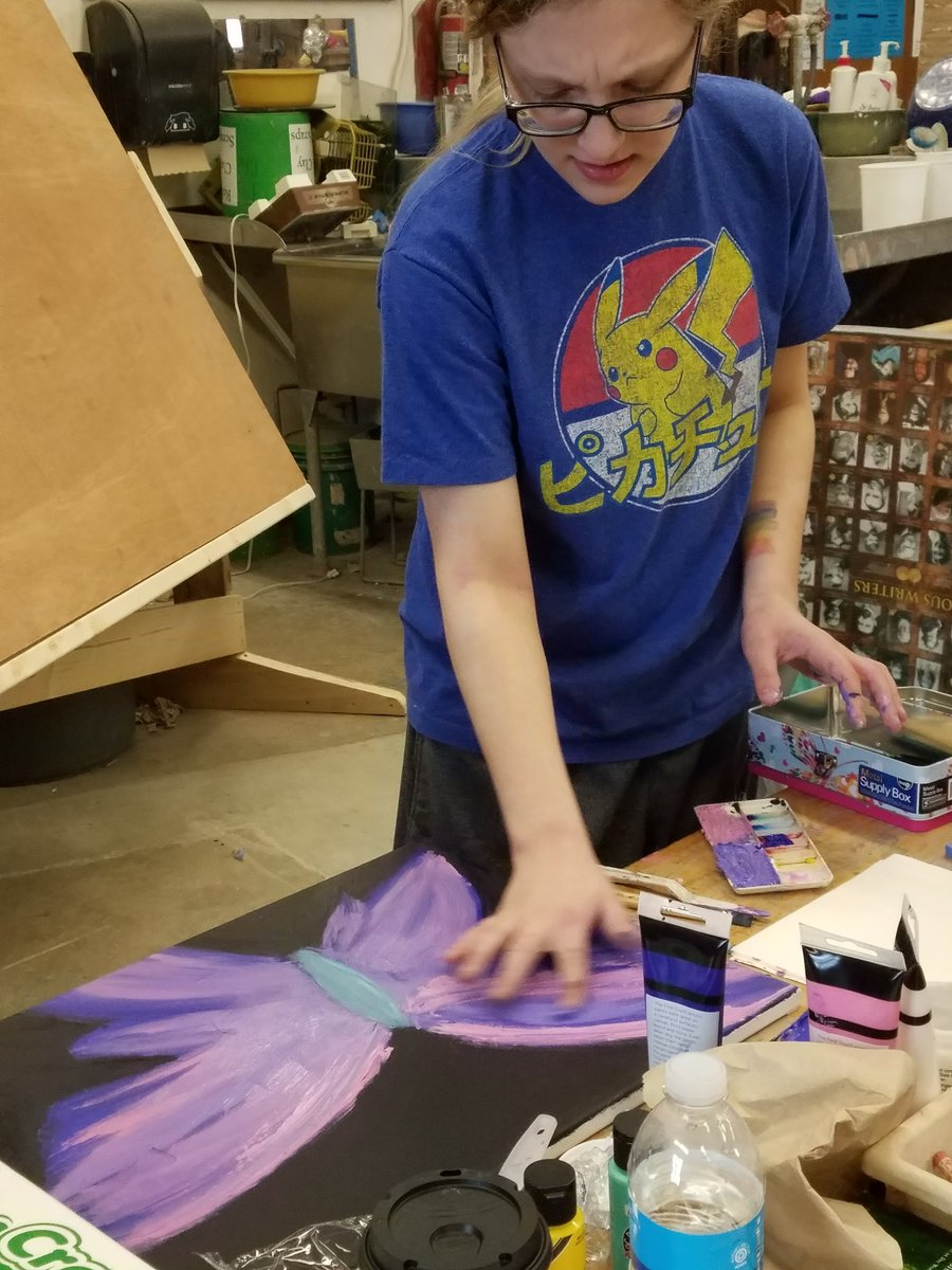 Mrs_Faust_'s tweet photo. Lots going on in the art room on day two of Spring Term! @WCLYNX @bjorth @wchs_art #GOLYNX #springterm2017 https://t.co/WXKWJ92OaU