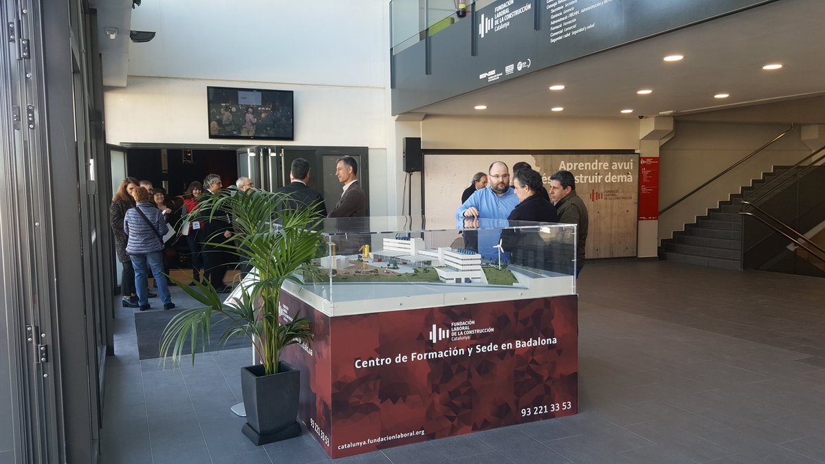 EmyproSpain's tweet photo. Éxito d asistencia hoy en la inauguración de la @Fund_Laboral 
#formacion #construccion #futuro #PRL #PrevenciónDeRiesgosLaborales #Badalona https://t.co/EItRu7S2rd