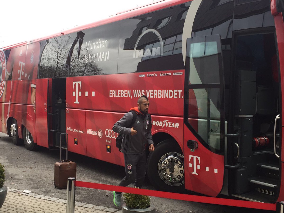 TomTheProducer1's tweet photo. So Bayern Munich @FCBayern turned up at our conference just now. Which is nice of them 👍🏻 @manucoreCONNECT #ESCDF @InfinityMunich #Munich https://t.co/qj3VoGatvz
