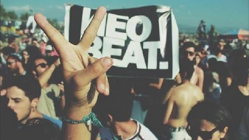 beatverock's tweet photo. Bu resim; festivallerde, komünlerde, metropollerde, yollarda, evlerde geçirdiğimiz bütün zamanın özetidir. 
#Neobeat #Freedoom https://t.co/Grb33qs9fK