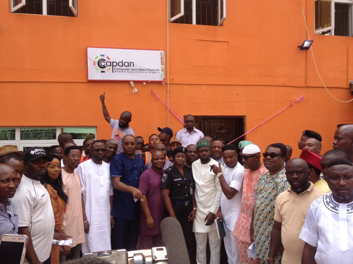 ComputerVB's tweet photo. VIDEO: The unveiling of CAPDAN signboard immediately after the commissioning of the secretariat on 20/12/2016 https://t.co/pxSh3FG407 https://t.co/1ablFyVNpx