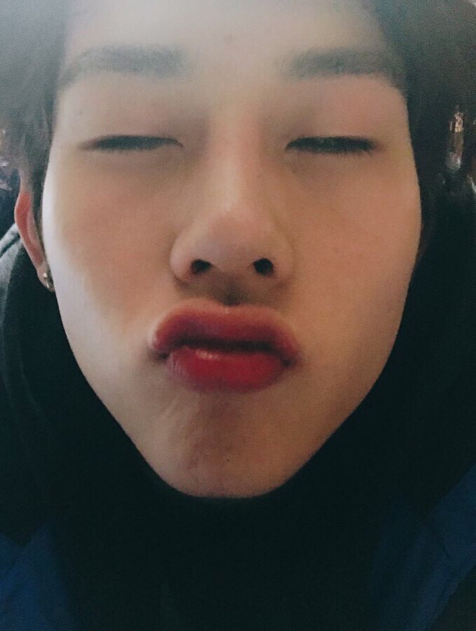 OfficialMONSTAX's tweet photo. [#주헌] 원호형 생일을 진심으로 내가 축하합니당 ㅎㅎ 경사났도당~~ 내년에는 더 웃고 재밌는 큰형이 돼줘요! 생일 축하!! 헬스 보이 원호형! 운동 같이 합시당 ㅎㅎ #내뽀뽀선물어때요 #WONRABBITDAY https://t.co/EmEL2xdqa0