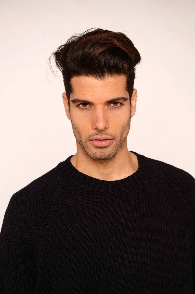 EL #PROTAGONISTA: <a href="/IvanRofer/">Ivan Rofer</a>: "Interpretar te exige el mismo tiempo, sacrificio y dedicación que cualquier carrera" ow.ly/7PHb309t3zq