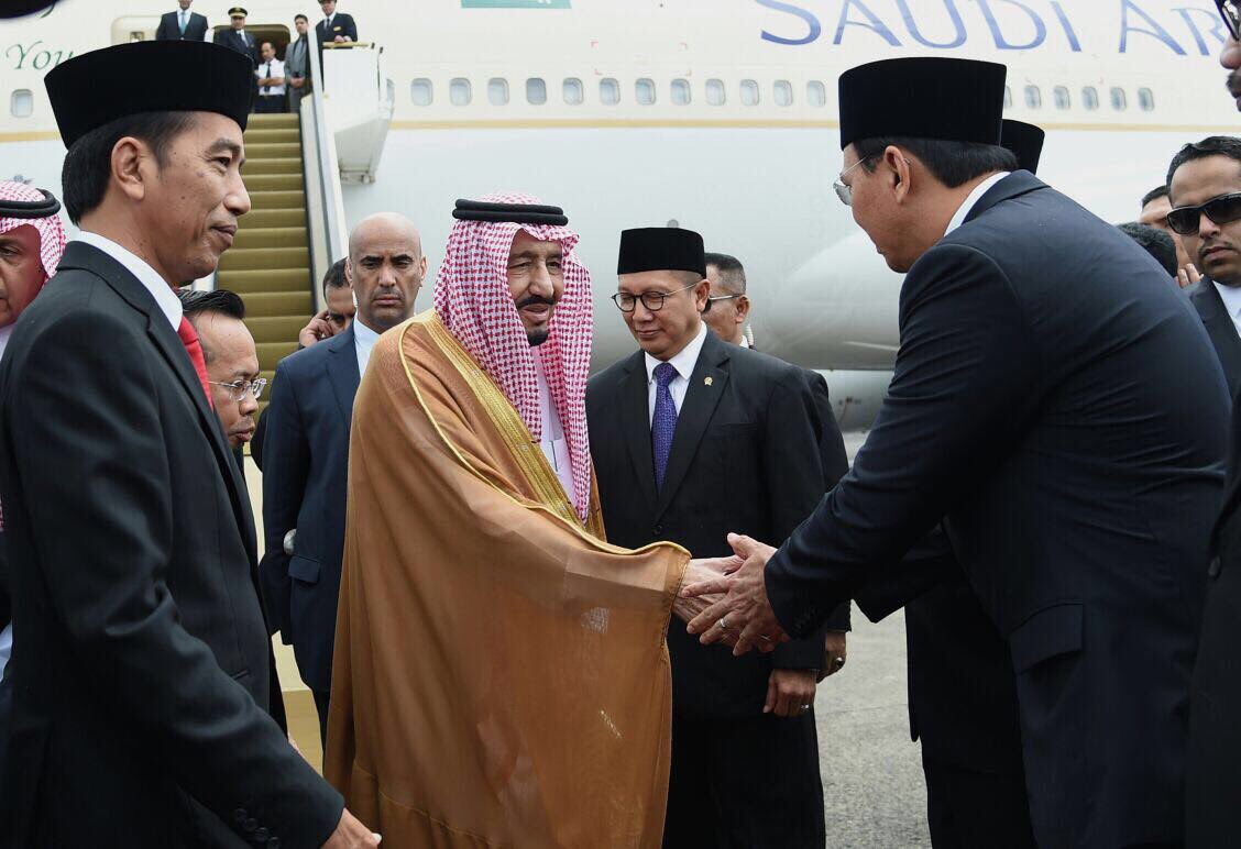 TitiRadjoPdmaja's tweet image. Selamat datang @KingSalman di Jakarta! Disambut pak @jokowi dan @basuki_btp ❤️