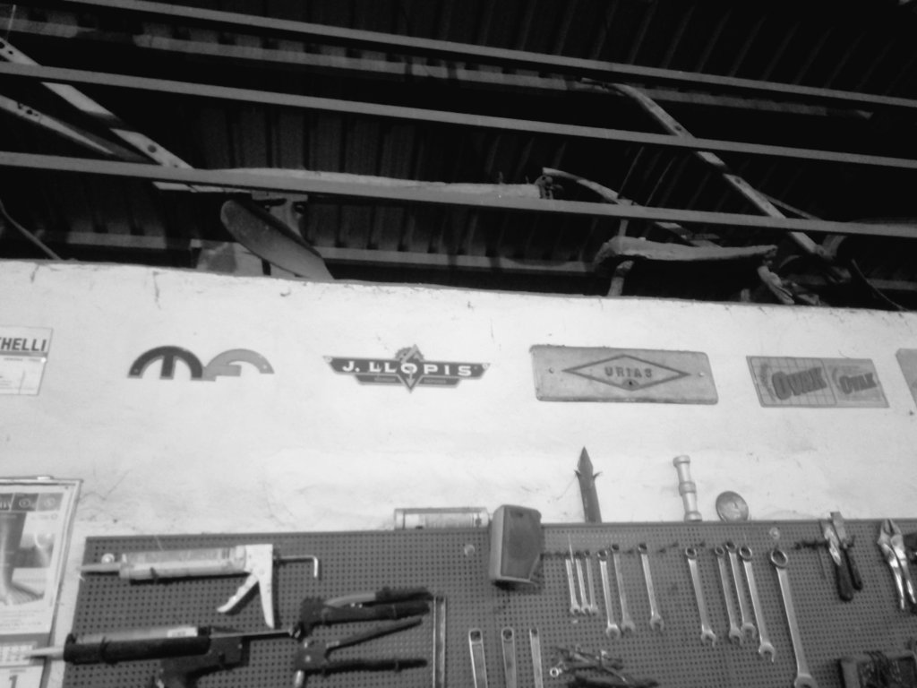 EurobradorSL's tweet photo. Insignias de antiguos hornos... Reliquias del taller de un maestro @mondialforni #oldthings https://t.co/81M4G2Yj8d