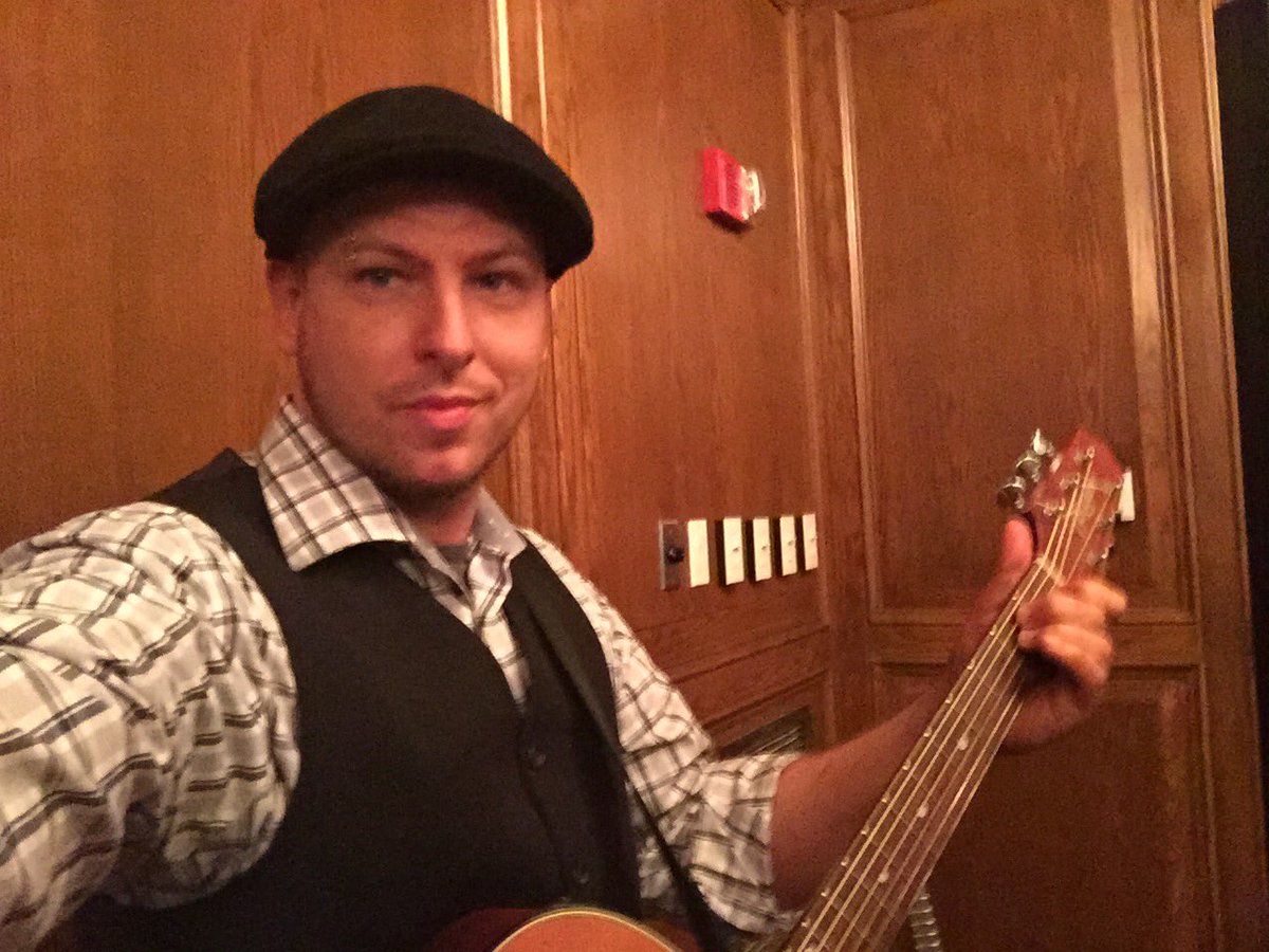 MuscleWebsites's tweet photo. #guitar #music #band #fiddlesticks https://t.co/OrUOZ3WNmo
