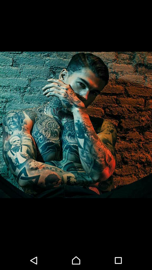 Juju_Blablaa's tweet photo. He's so hot 😳😍 I can't 😩❤ @StephenJames_PH @Whoiselijahfans https://t.co/exVlrLpe6b
