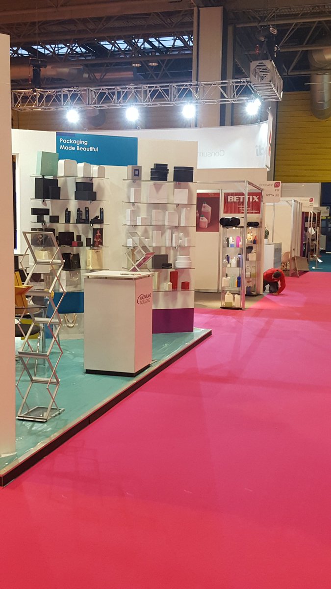 EasyfairsPackUK's tweet image. Beautiful sunrise at the NEC this morning  and final touches to the show being made. See you all later! #pack2017