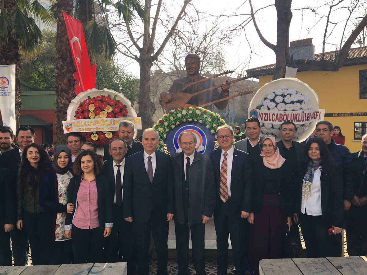 TurhanVeliAKYOL's tweet photo. Usta Sanatçı Özay Gönlüm ü ölümünün 17. Yılında Bşehir Bşkanımız @osmanzolan katılımıyla rahmet minnet ve şükranla andık https://t.co/MrgyFsnwX6