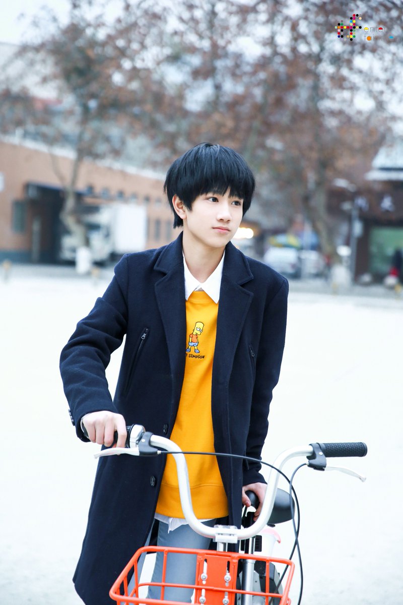 TFFamily_PR's tweet photo. #TF家族新生# #敖子逸#  ride a bike🚴‍♀️ https://t.co/E00p8StTVv