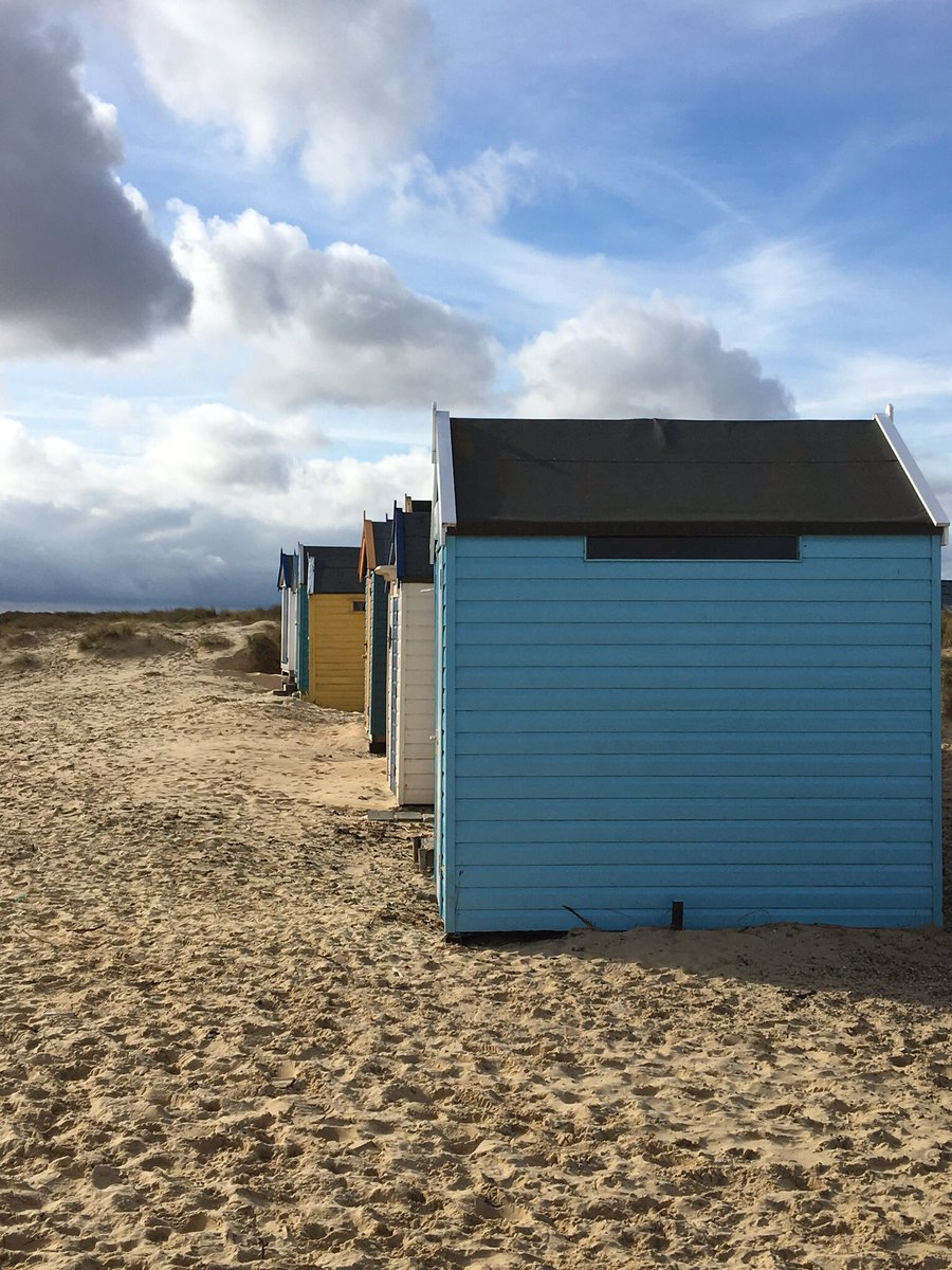 SarahSimply's tweet photo. Starting Spring by the sea. #southwold, #beachuts, #offforaswim! https://t.co/m3YmeGIrnF