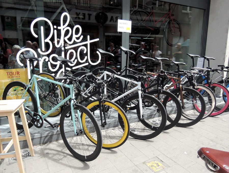 BlueBikeBelgium's tweet photo. Wissel de maartse buien af met een gratis kop koffie op vertoon van je Blue-bike kaart in 8 steden! https://t.co/wpzbHD6BQg @NMBS https://t.co/wtHTpdGmDZ