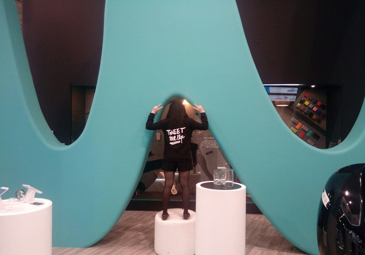 rore_P's tweet photo. Something special is going on on the Wiko Stand... meet us Hall 6 and enjoy our craziness #WikoCrazy #TweetMeUp #MWC17 #MWLive https://t.co/3tP4SLy7rX