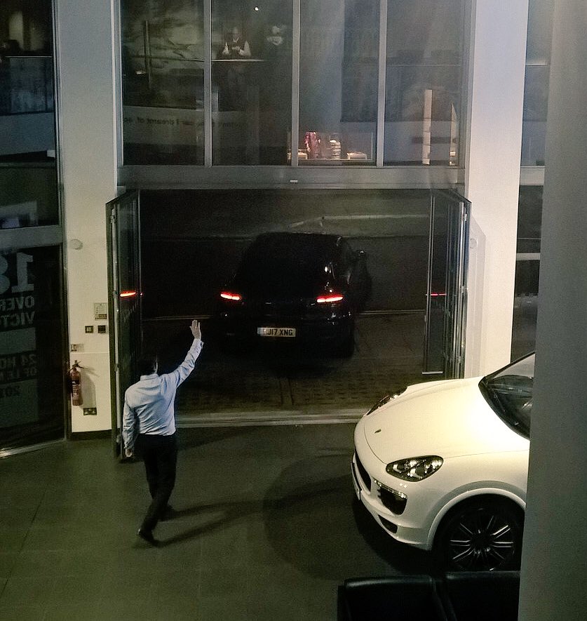 PorscheRetail's tweet photo. David at #PorscheMayfair saying goodbye to the first #17Plate #Porsche just after midnight.

#NewReg #PorscheRetailGroup https://t.co/hbFtfQ4Sjf