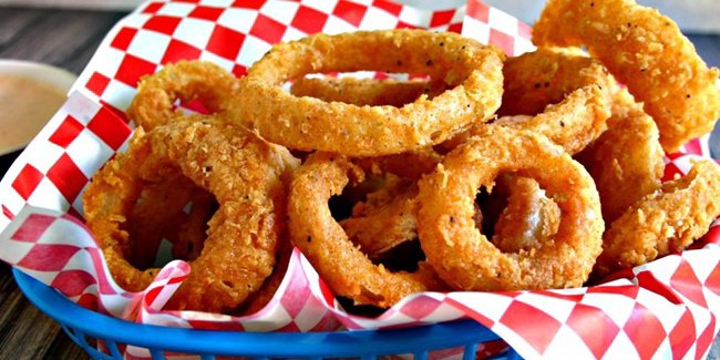 Resep Onion Ring Renyah Pedas: Ladies, yuk sajikan camilan yang kriuk dan super lezat ini untuk ceriakan sore… dlvr.it/NW0LwR