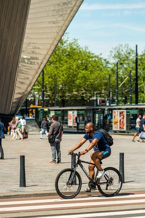 rdamfietschic's tweet photo. #RotterdamFietsChic #FietsChic #LovesBikes #CycleChic #rotterdam #rdam #fiets #chic #bicycle #citycycling #bikefash… https://t.co/98B3GRg2mh