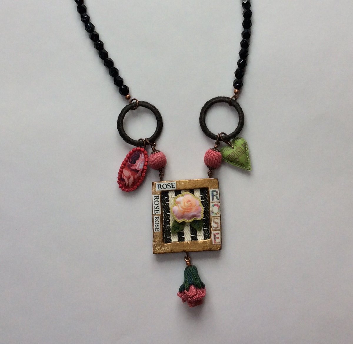 LLJewellery57's tweet photo. A new mixed media necklace with papier mache https://t.co/aE0PRuaQQu