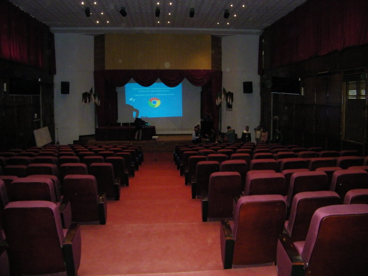 UDevCommunity's tweet photo. #UConf2 ... 30 minutes before #The_event ! https://t.co/6pfvw1YFgm