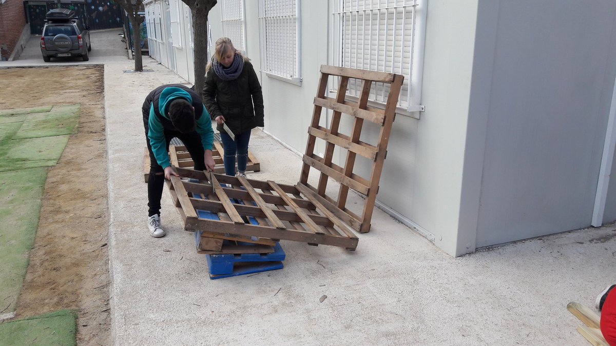SINSCARDENER's tweet photo. Avui fem les 4es Jornades d'oficis i Vocacions. Aprenentatge i servei fent orientació i millorant l'entorn #deplearning https://t.co/ZMfdmH9QRu