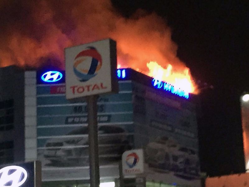 FiresProtection's tweet image. فوج اطفاء بيروت شارك في اخماد حريق الهيونداي في الزلقا
lfpc.org/arabic/Section… @SafeBuilding