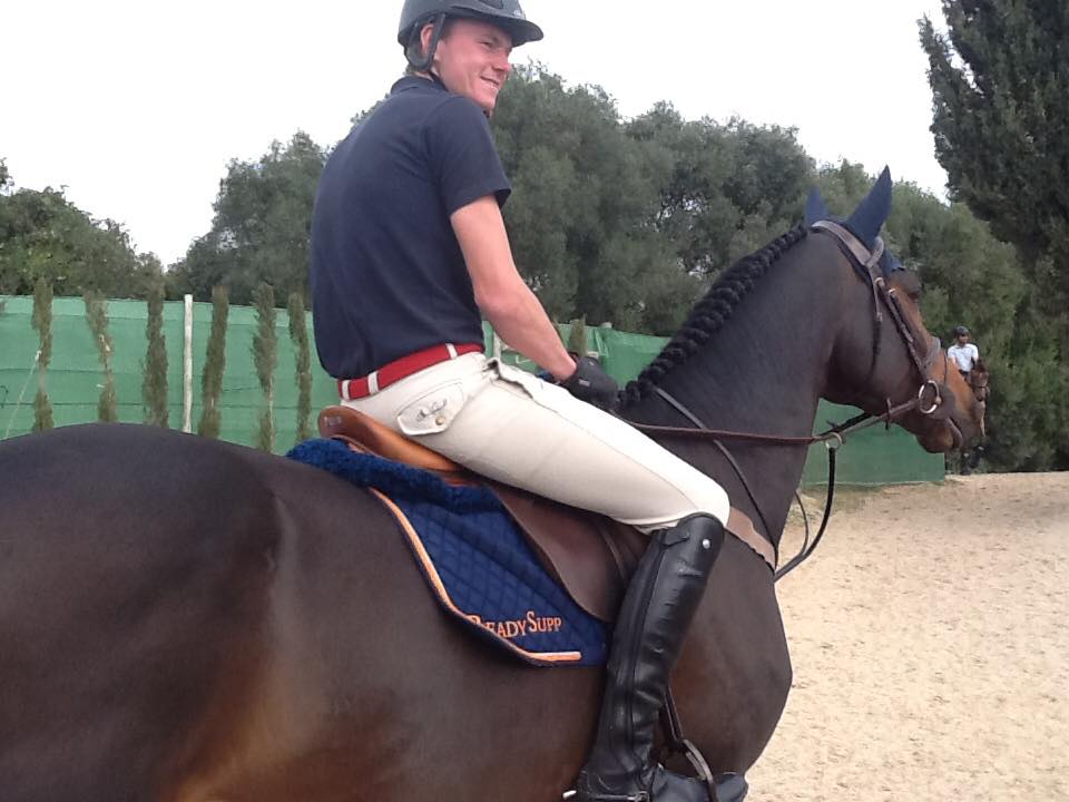 RoeSpencer's tweet photo. Gusto and Hero vd Akkerhoeve from yesterday. Both jumped clear, as did Gambler B #greatyounghorses @GPA_helmets @ReadySupp https://t.co/yKeoMqDa09