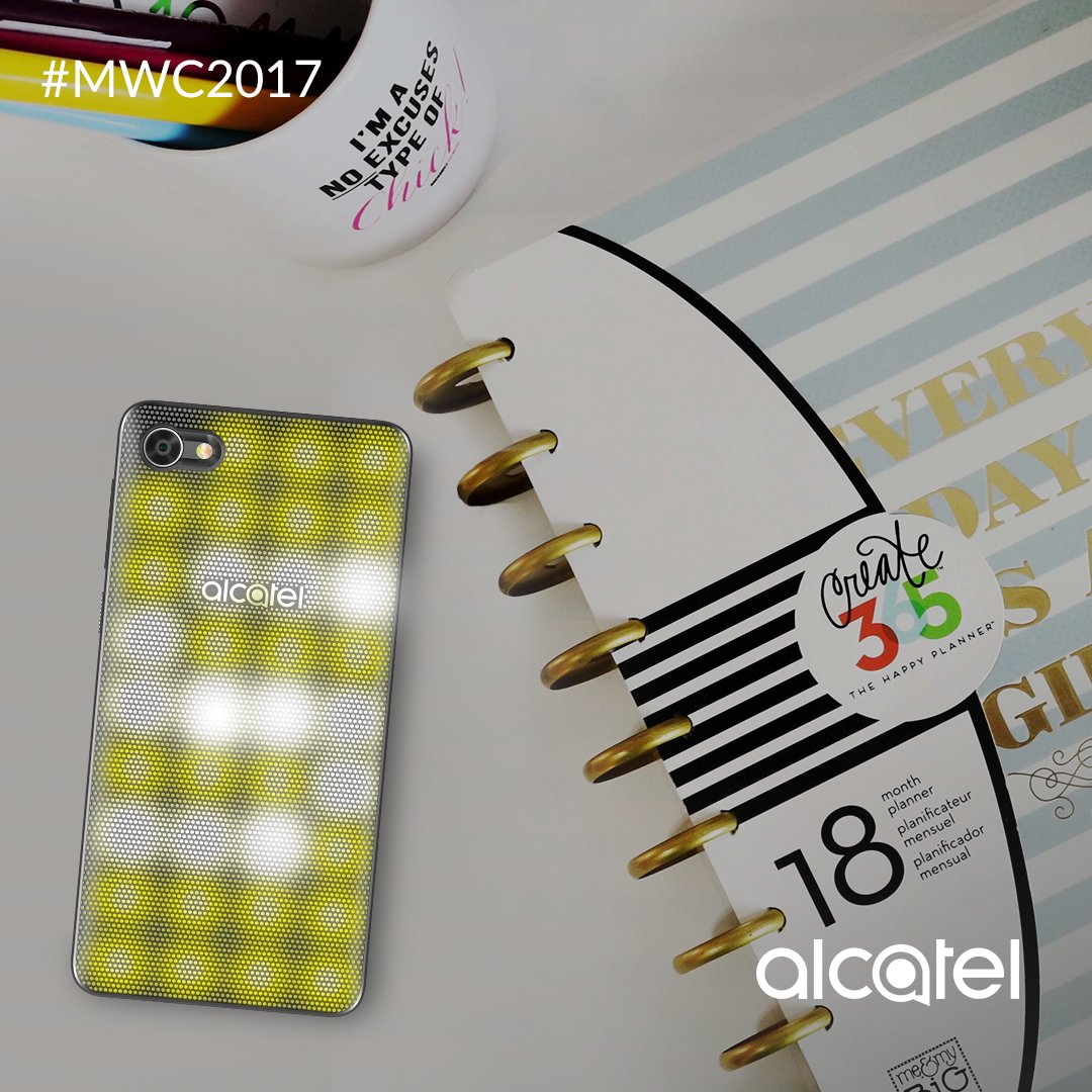 AlcatelmobileJP's tweet photo. 新しいスナップ? 早く確認して～Alcatel A5LEDカバーのおかげでどの通知があるかを一目で分かる. #MWC2017 https://t.co/OiJAXs5ILB